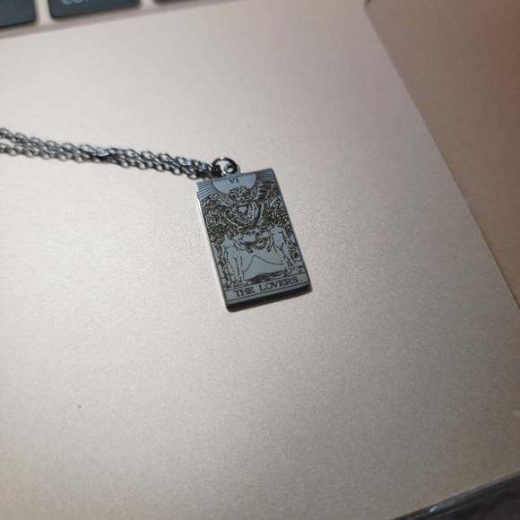 Tarot Card Necklace "The Lovers" - Picture 3 of 3